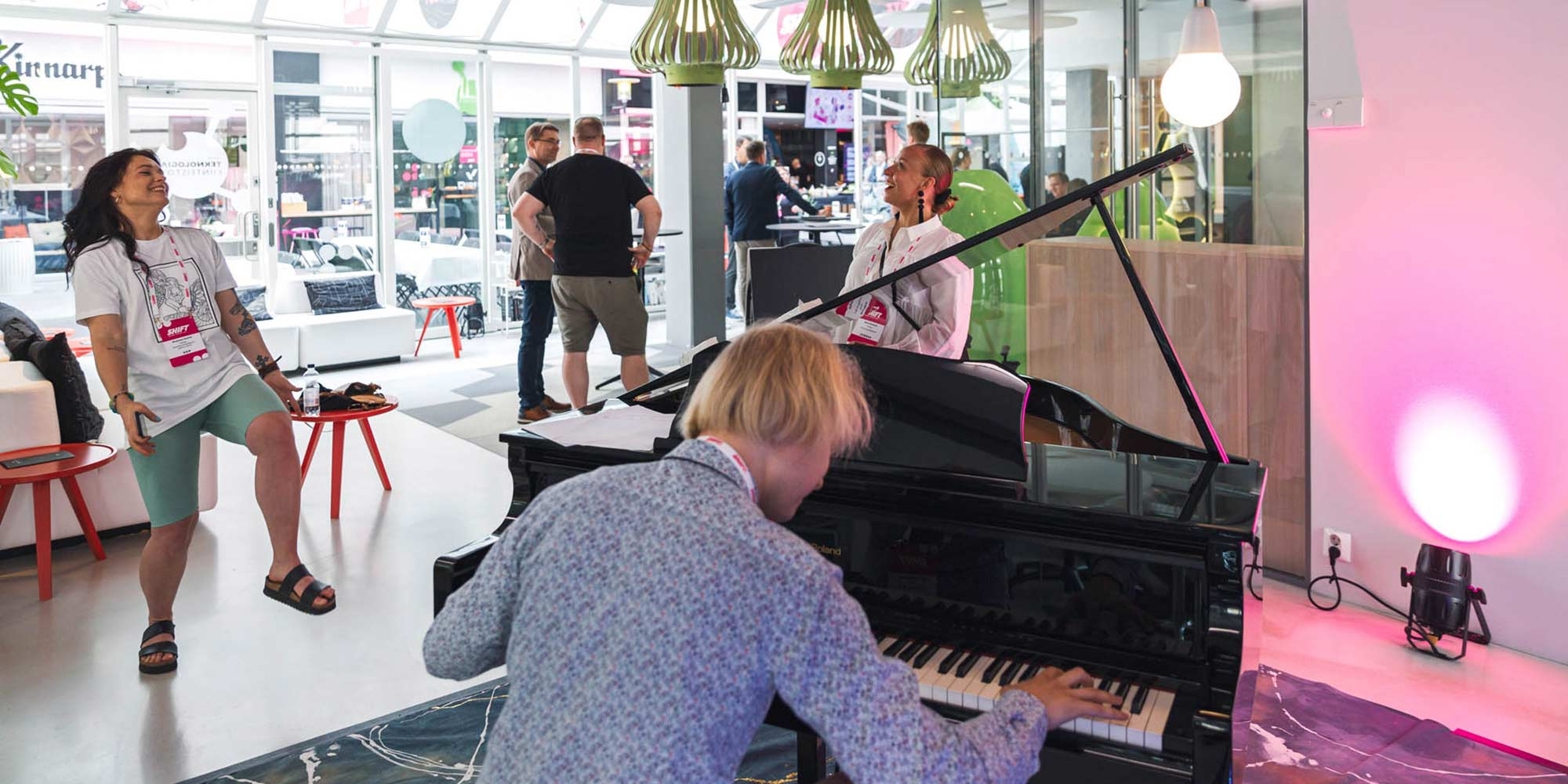 Tervetuloa Teknologiakiinteistöjen toimistolle SHIFTissä