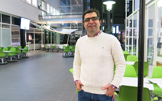 Mehdi - lääkäri, joka löysi uuden keinon ihosyövän havaitsemiseen