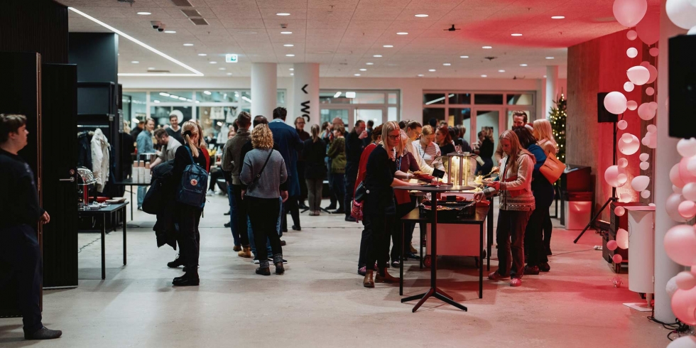  Tiedepuistolaiset kohtasivat joulupuurolla