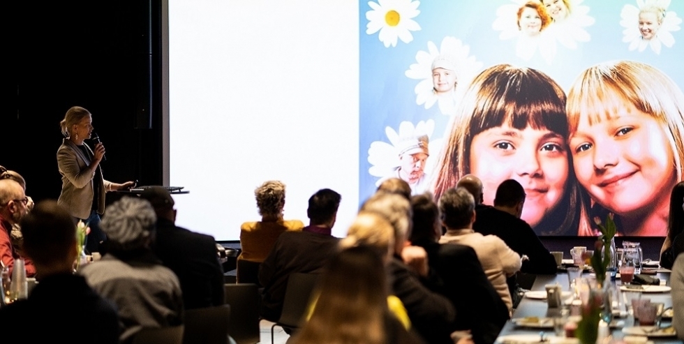 Miia ja unelmatyö korujen parissa